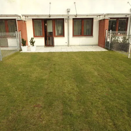 Lägenhet Z Ogrodem Wisniowy Sad Kołobrzeg