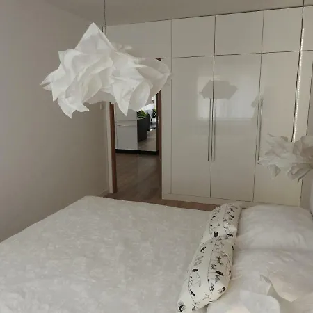 Z Ogrodem Wisniowy Sad Lägenhet *