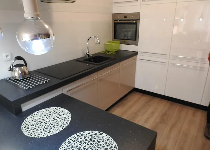 شقة Z Ogrodem Wisniowy Sad